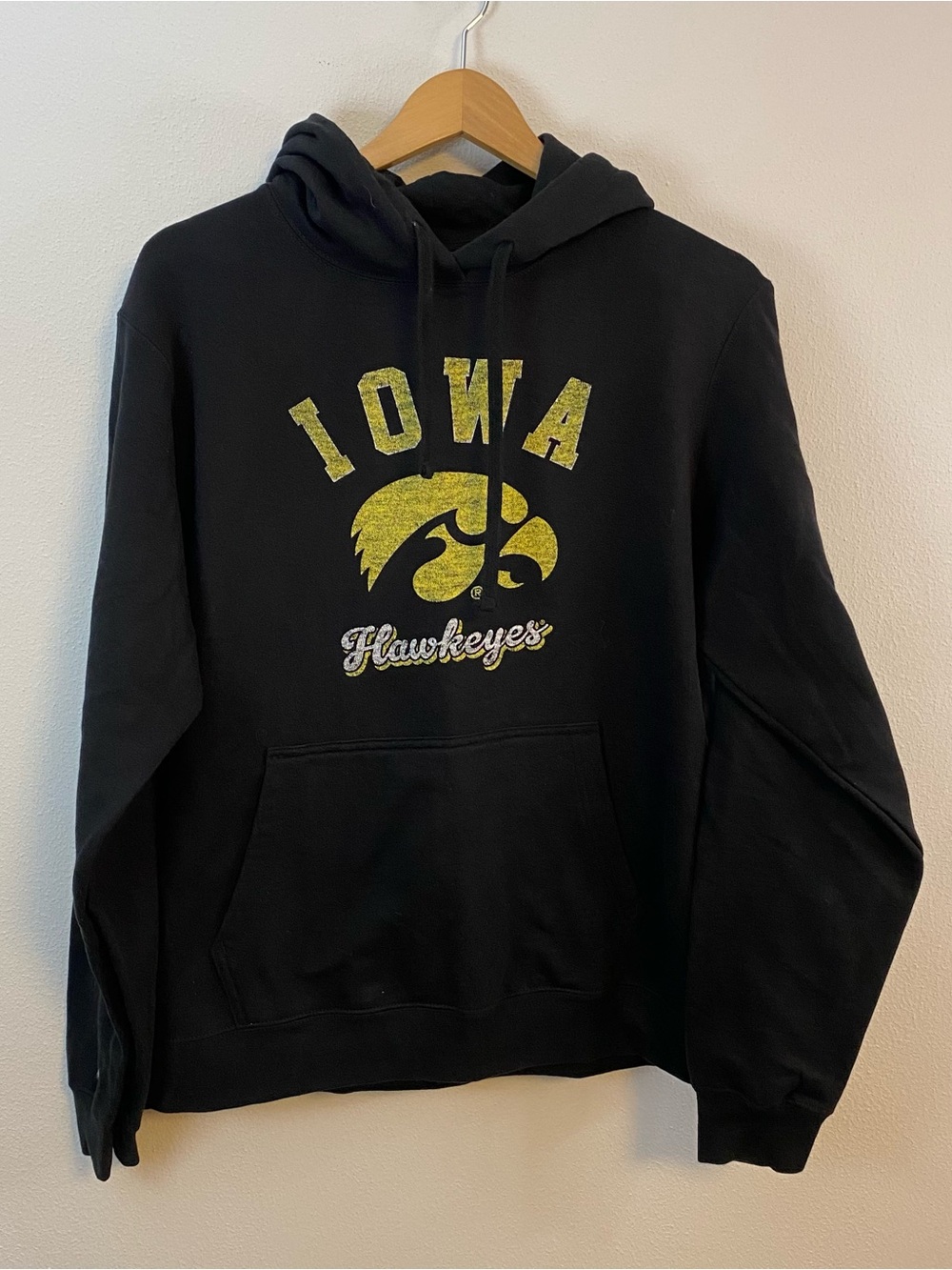 Iowa Hawkeyes Black Hoodie Sweatshirt Women’s Medium